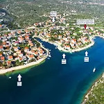 House Suncani Dvori Hébergement de vacances Rogoznica (Sibenik-Knin)
