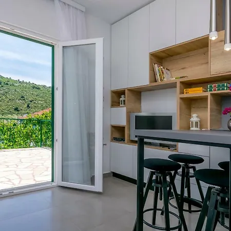 House Suncani Dvori