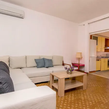 House Suncani Dvori * 罗戈兹尼察