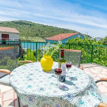 House Suncani Dvori *