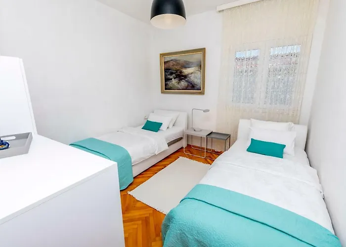 House Suncani Dvori *