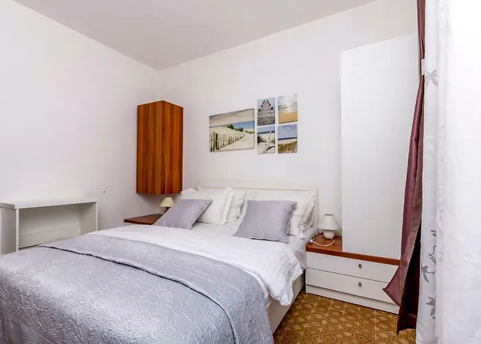 House Suncani Dvori *